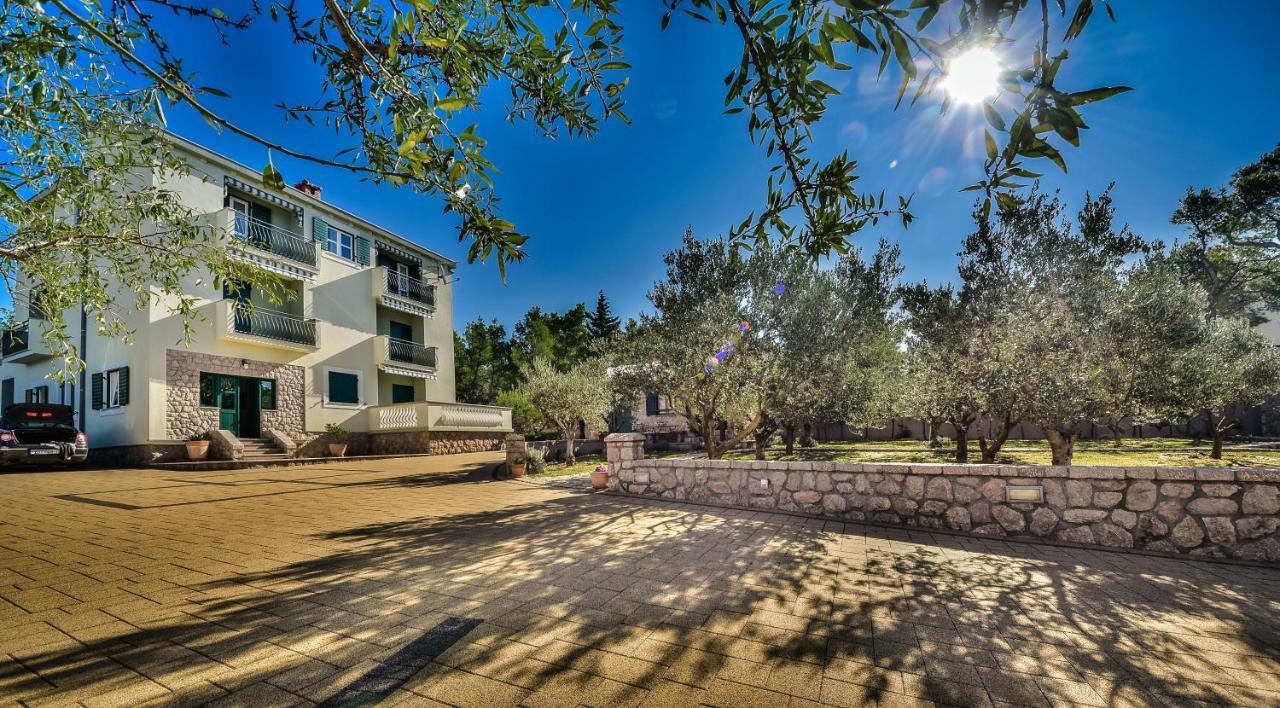 In Olive Garden Apartment Starigrad Paklenica Ngoại thất bức ảnh