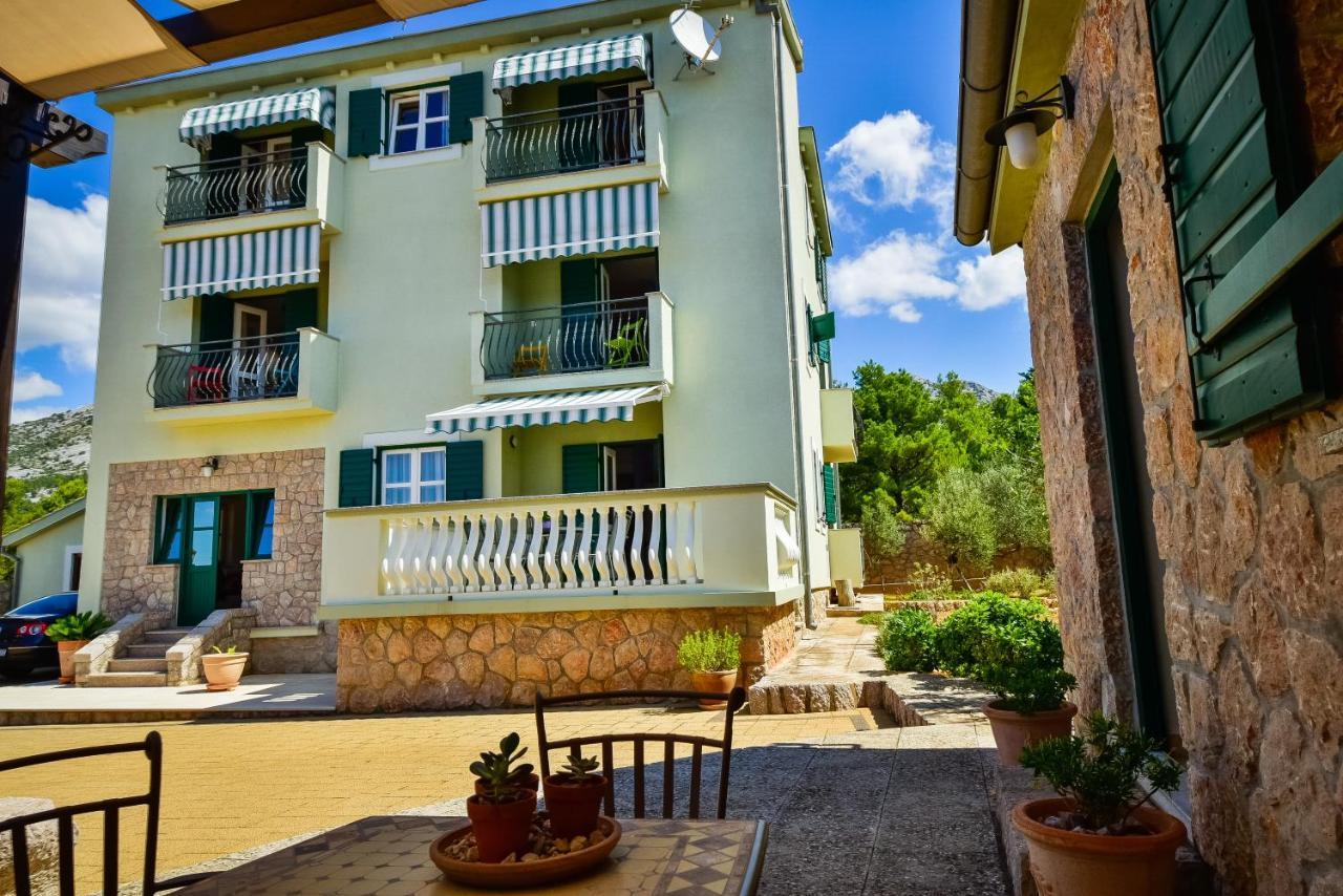 In Olive Garden Apartment Starigrad Paklenica Ngoại thất bức ảnh